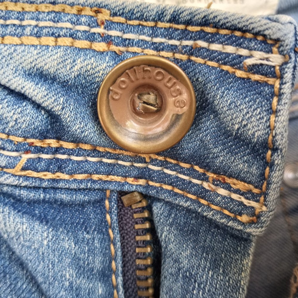 Dollhouse light wash jeans - Picture 5 of 12